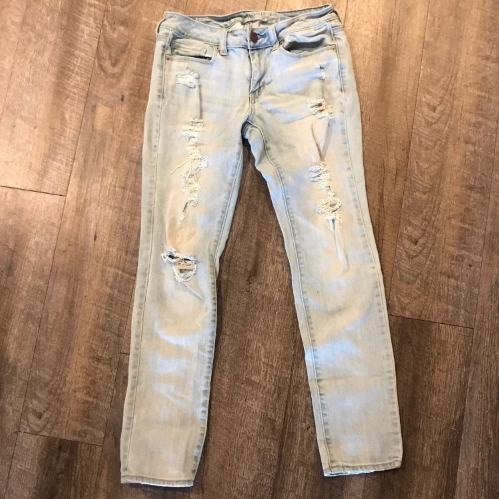 American Eagle Light Wash Destroyed Jeans
